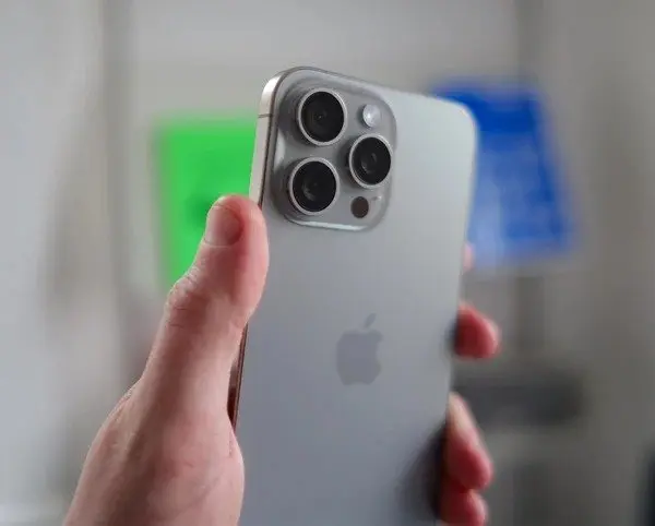 I want to buy iPhone 15 pro 256 gb in Gulberg, Lahore