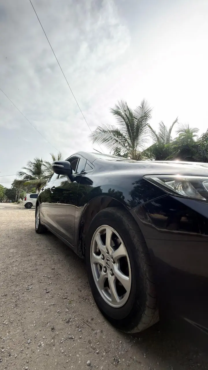 HONDA CIVIC UG 2015 — photo 3