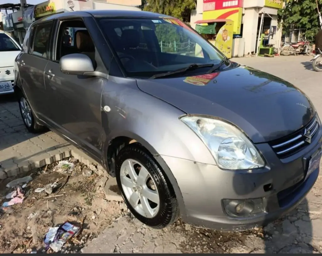 Suzuki swift DLX 1.3 2017 For Sale — photo 4