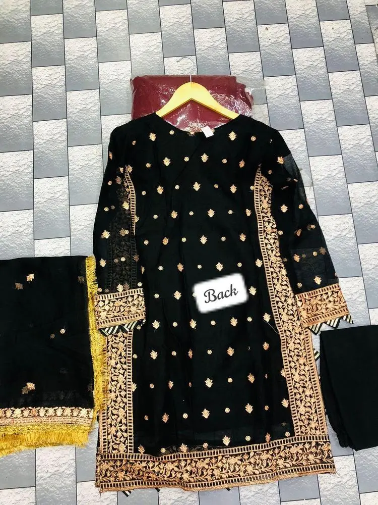 Black embroidered 3 piece crinkle chiffon suit medium to large — photo 3