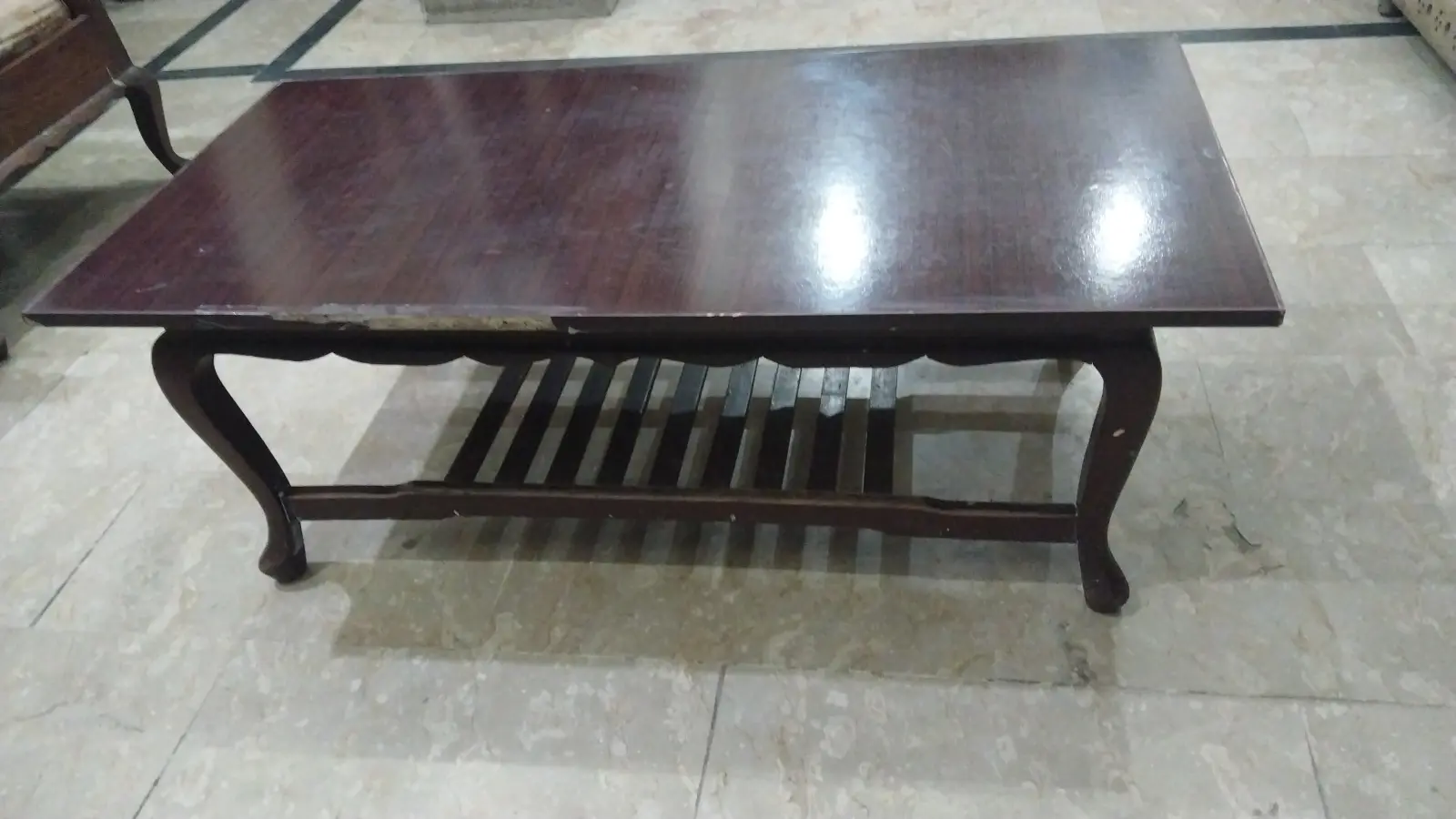 center table for sale urgently — photo 3