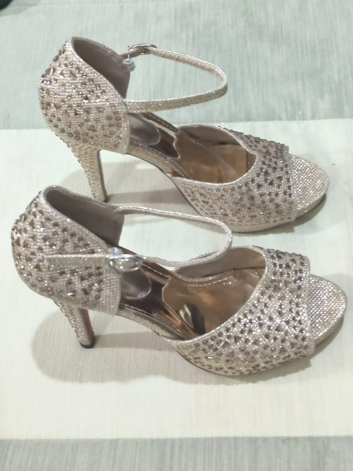 Bridal Shoes ( Almost New ) — photo 4
