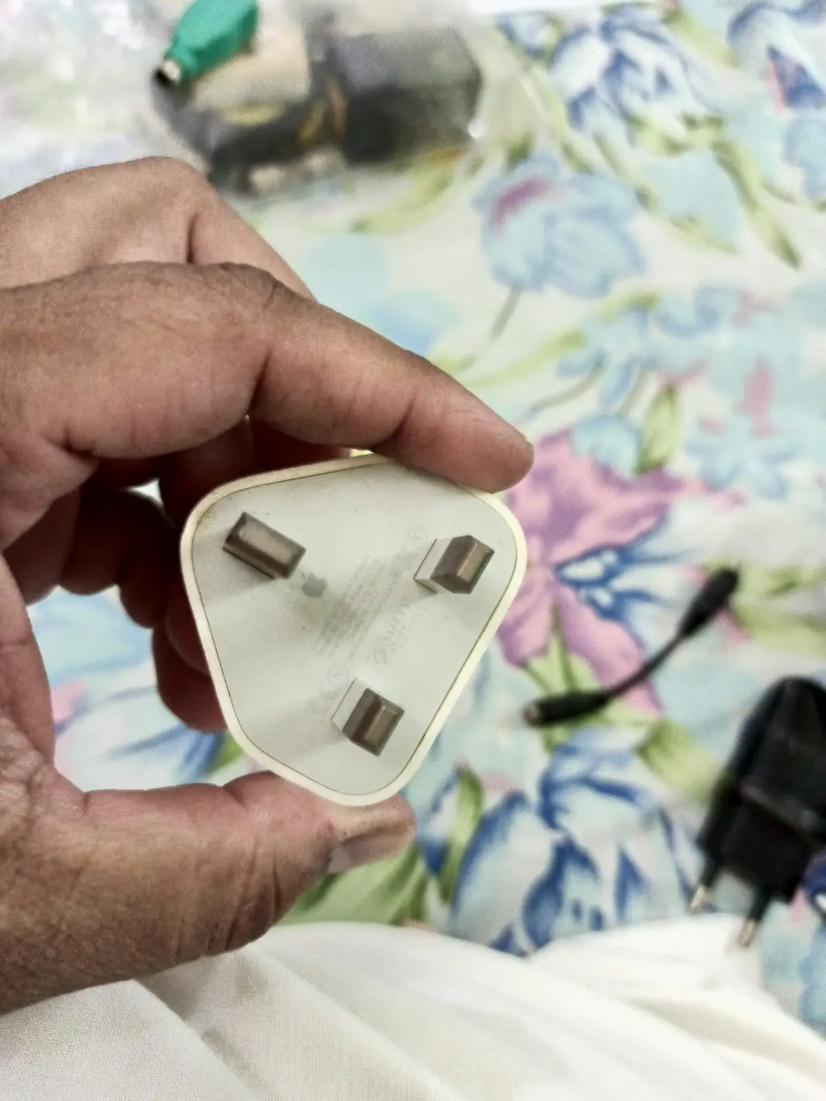 Different Original Chargers — photo 3