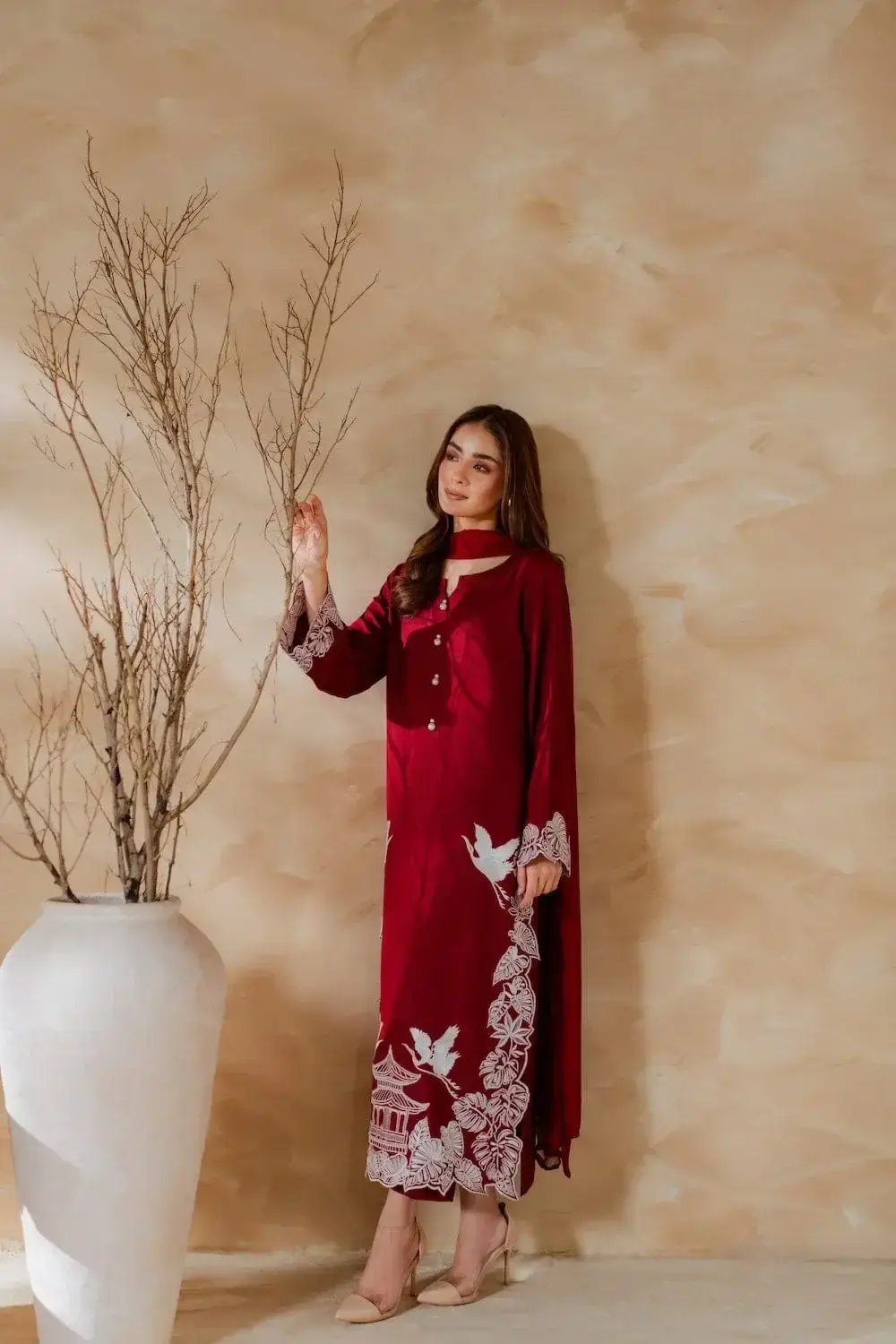 Elegant Maroon 3 pcs women’s stitched linen suit with embroidered details — photo 5