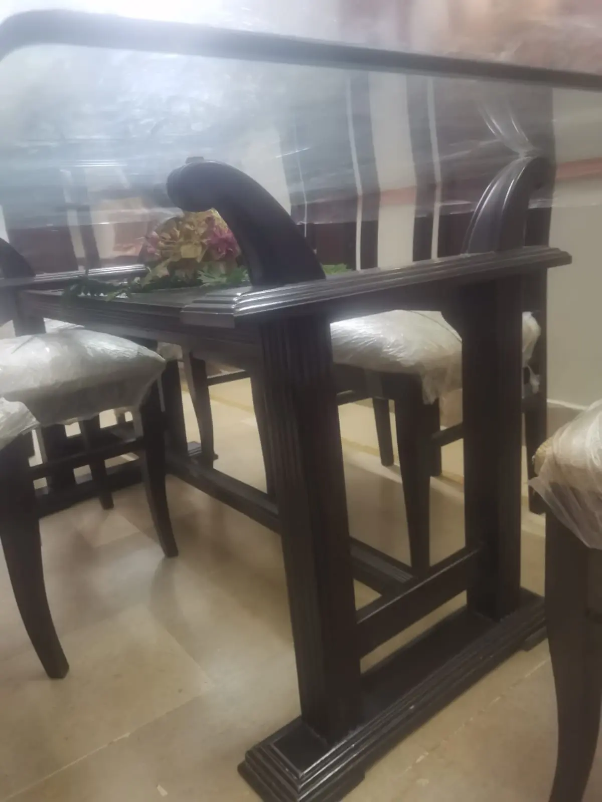 6 seater dining table — photo 2
