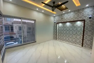 10 Marla House for Sale in Lahore Bahria Town — photo 4