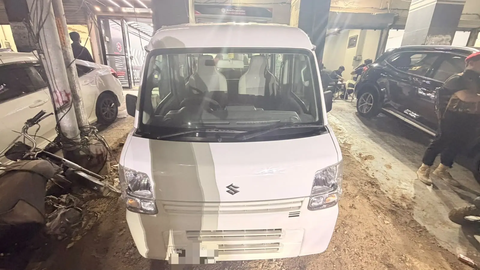 Suzuki Every Japanese 2017 (White) in Khalid Bin Waleed Road, Karachi