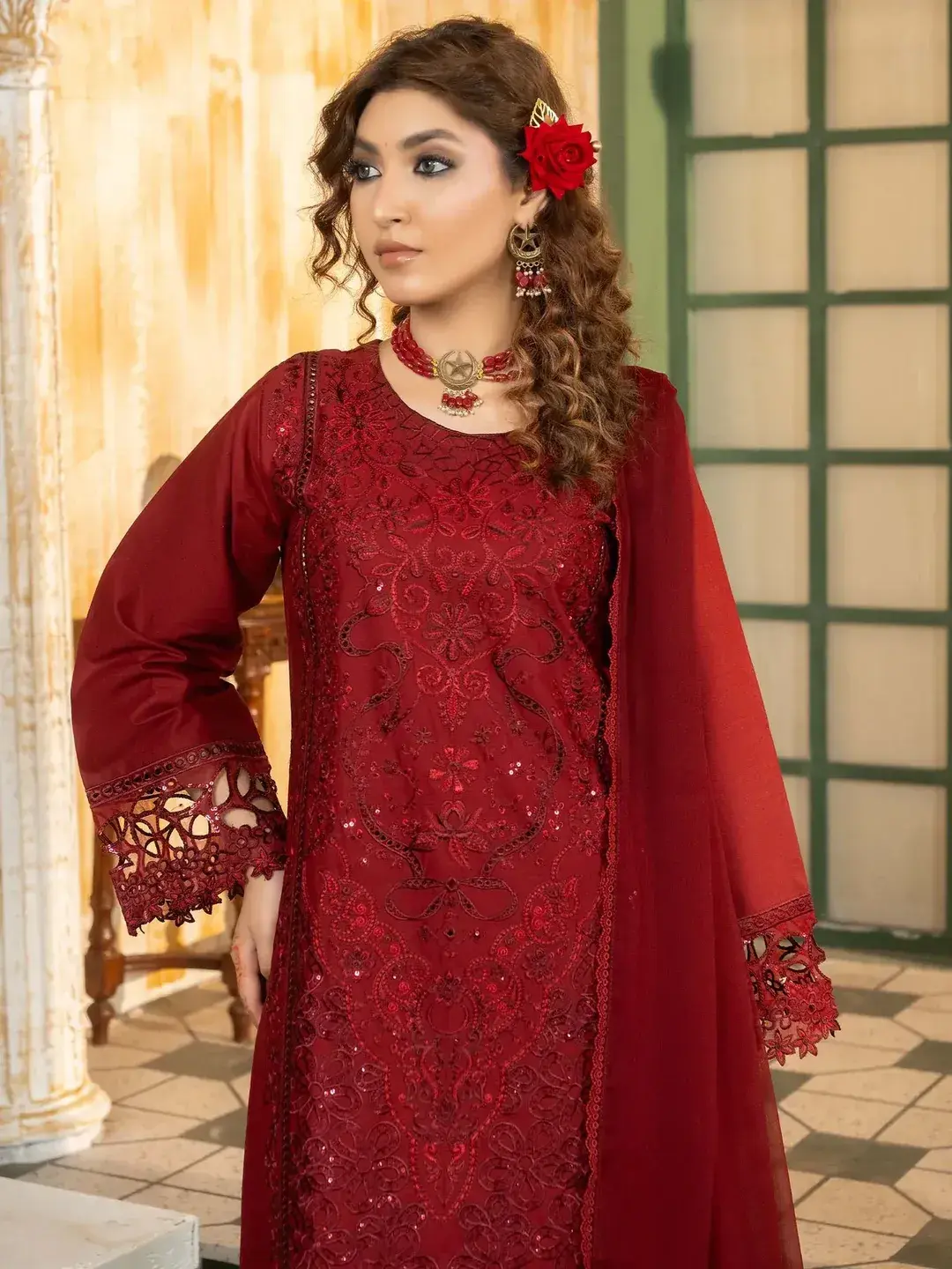 Simt-U3B Maroon embroidered lawn suit for women 3pcs — photo 2