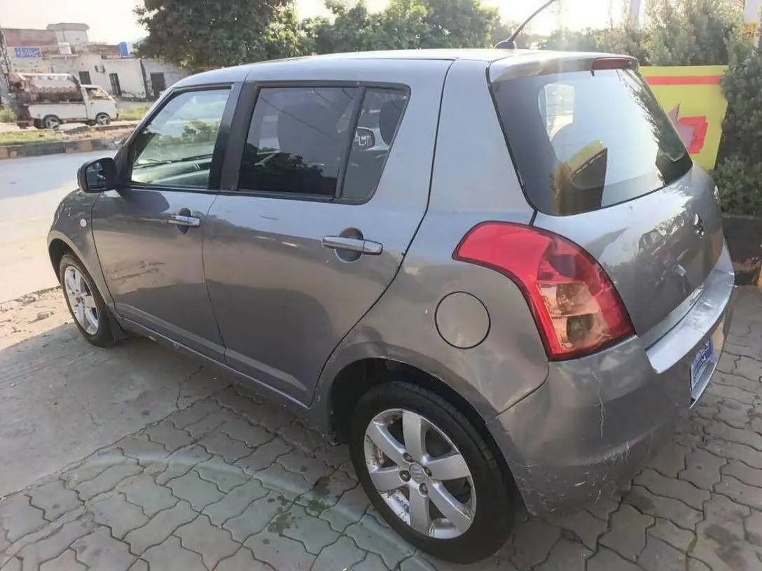Suzuki swift DLX 1.3 2017 For Sale — photo 5