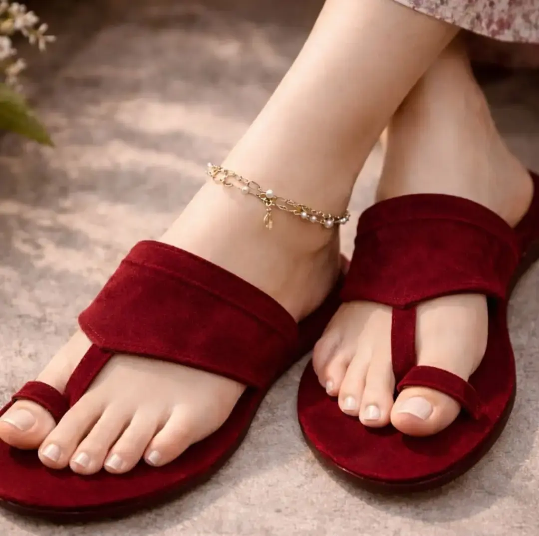 Women’s velvet formal kolhapuri chapal in Lahore