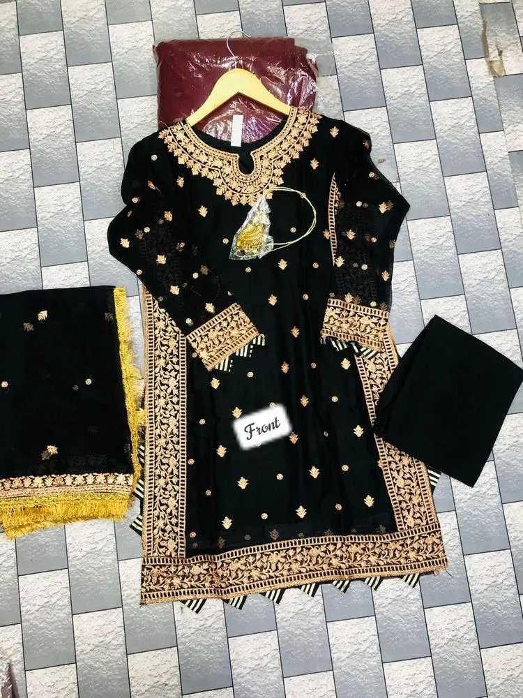 Black embroidered 3 piece crinkle chiffon suit medium to large — photo 4