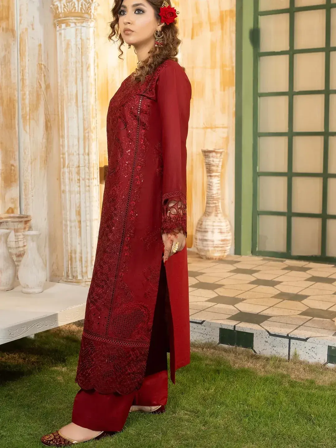 Simt-U3B Maroon embroidered lawn suit for women 3pcs — photo 3