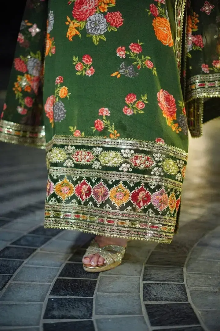 3 pcs women’s unstitched embroidered suit — photo 2