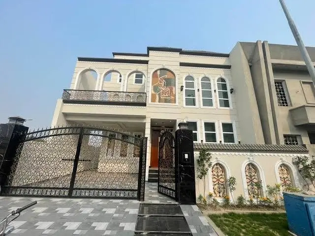 10 Marla House for Sale in DC Colony Gujranwala