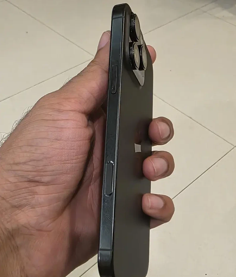 Apple iPhone 16 Pro Max — photo 3