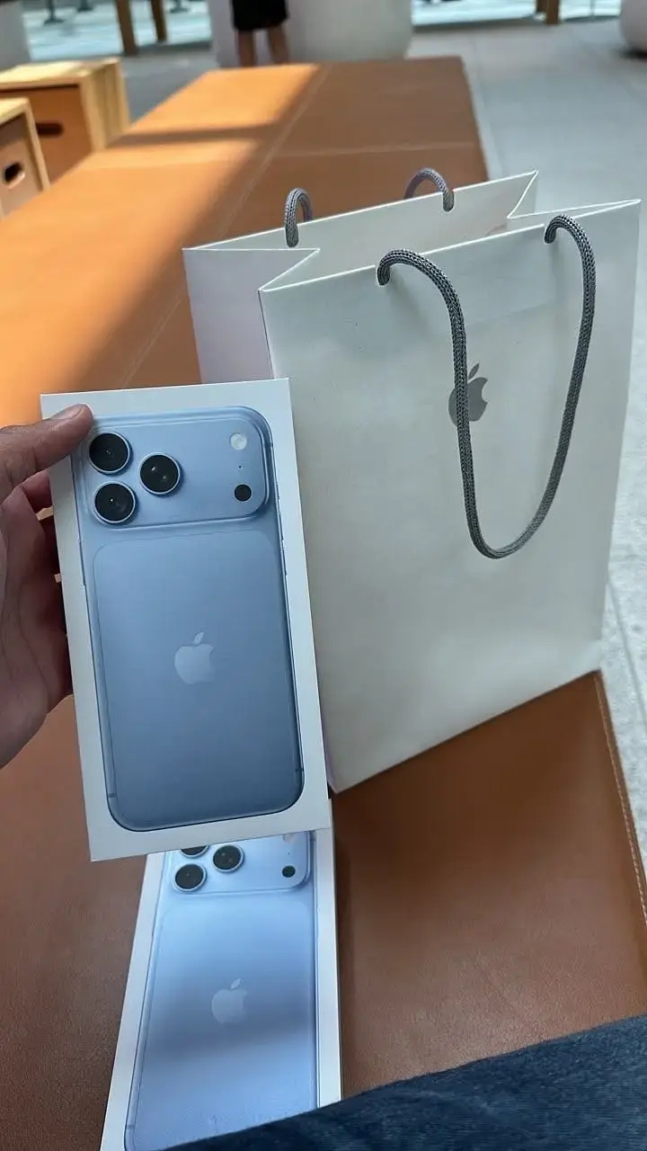 Apple iPhone 18 Pro Max 256GB – Glacier – UAE Variant — photo 2