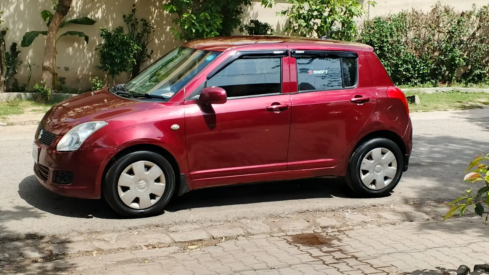 SUZUKI SWIFT DX (Model 2011) – 1300 CC — photo 5