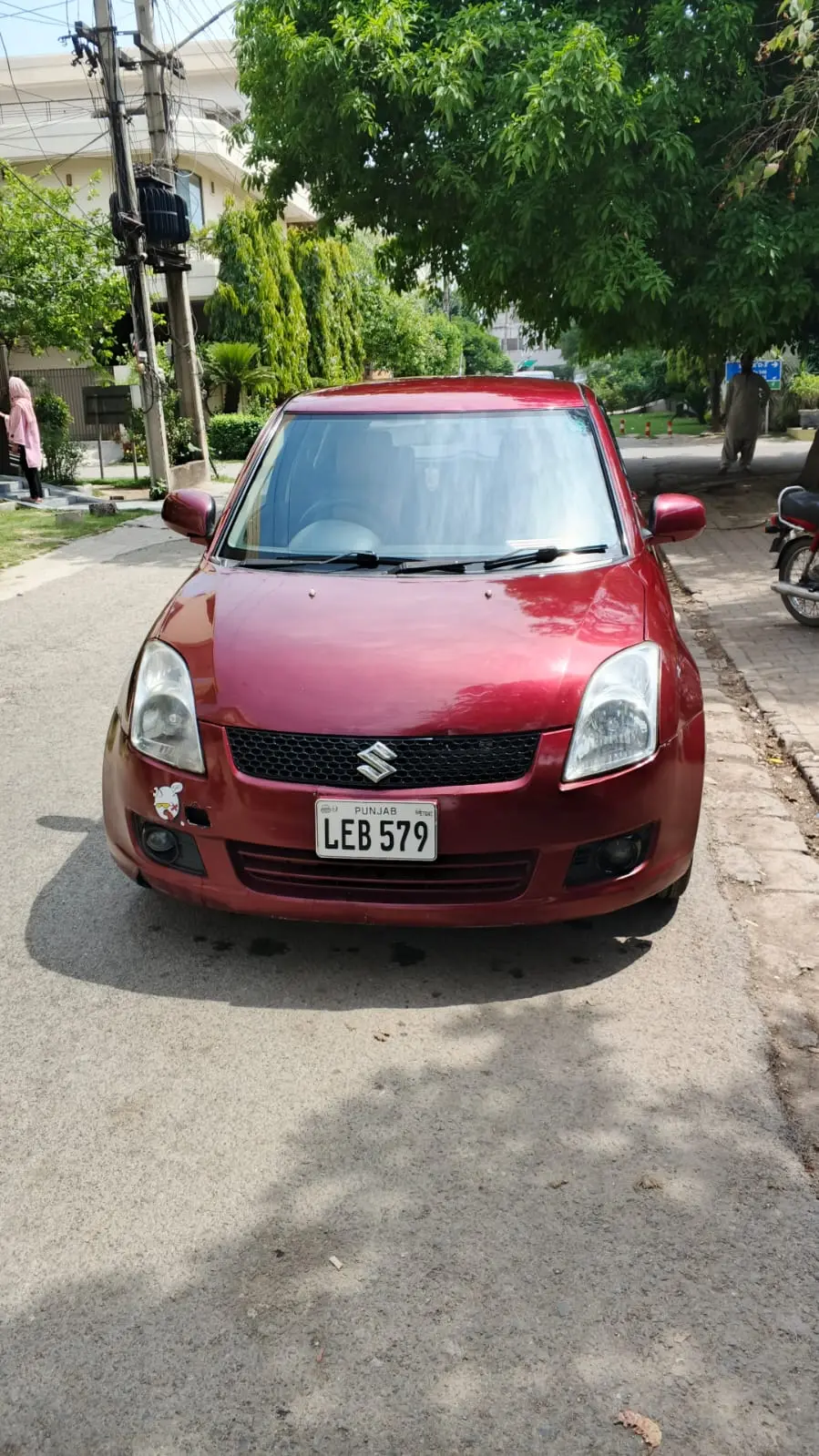 SUZUKI SWIFT DX (Model 2011) – 1300 CC in Wapda Town Phase 1, Lahore